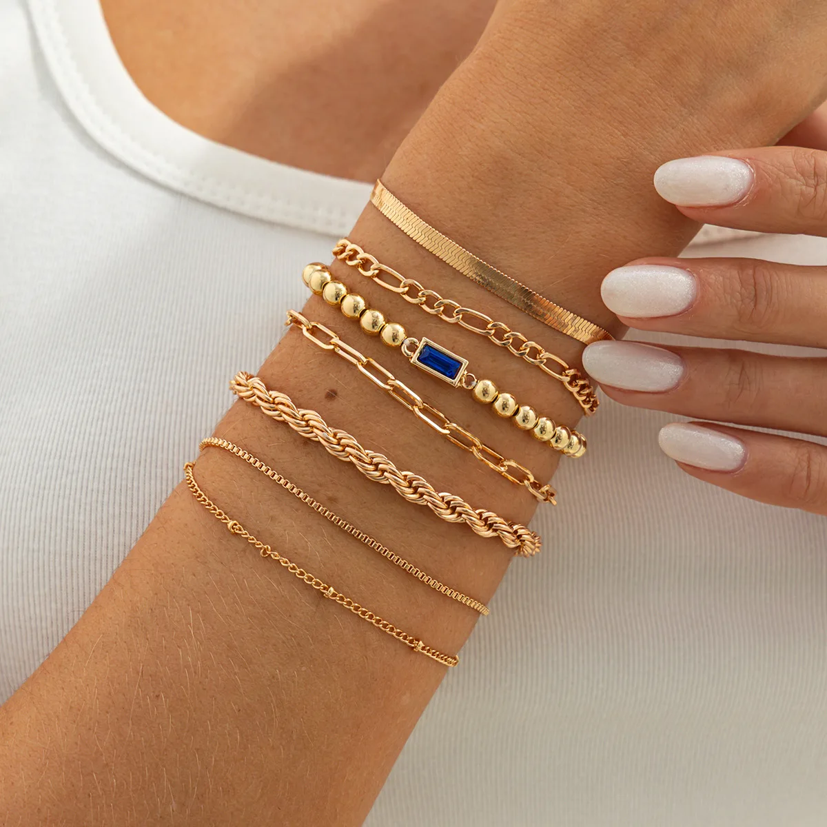 Cross-border ins light luxury acrylic diamond gem bracelet set, fashionable metal twist chain stacked bracelet.