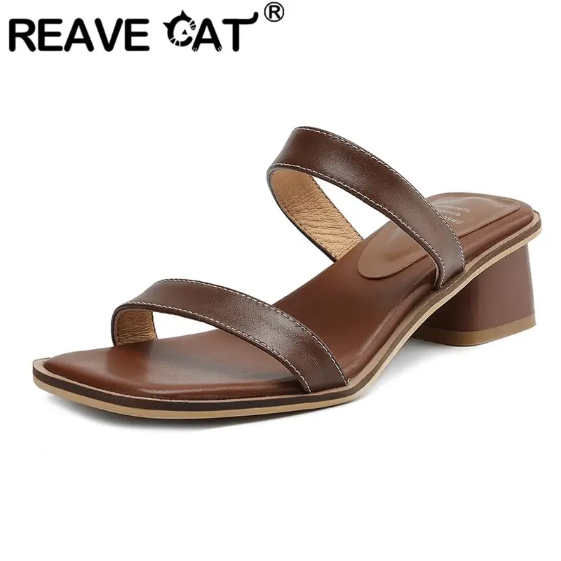 

REAVE CAT Бренд 2025 Женские сандалии из натуральной кожи без шнуровки с квадратным носком на блочном каблуке 4 см Разноцветная мягкая повседневная обувь для отдыха