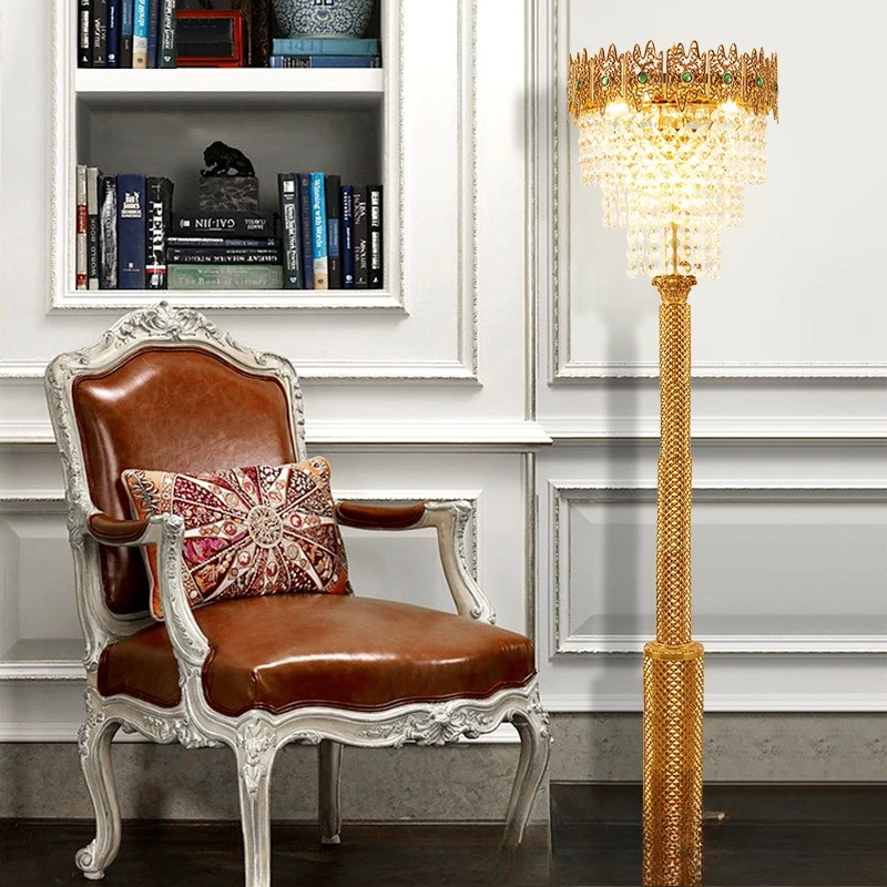 Franse lichte luxe retro volledig koperen kristallen vloerlamp, Europese luxe villa woonkamer, slaapkamer studeerverlichting