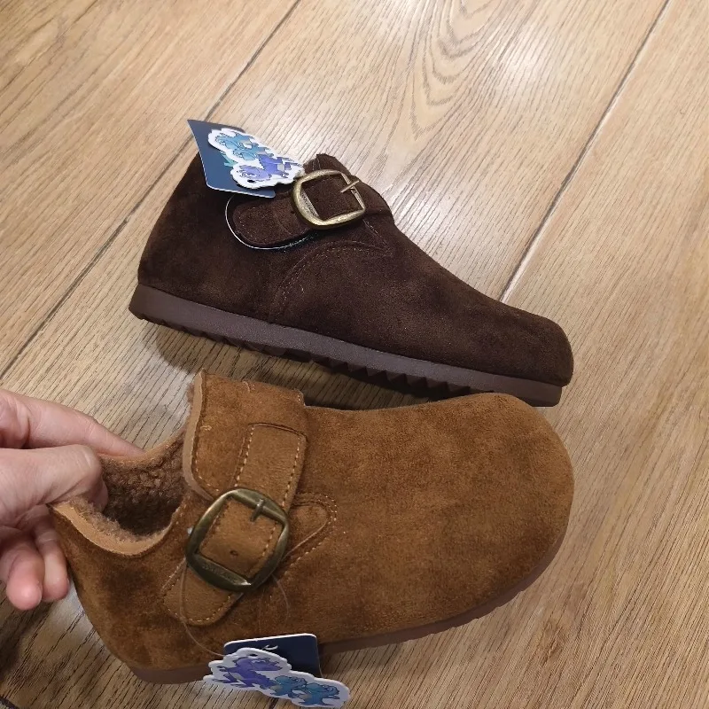

2025 Winter New Children's Shoes Flat Plush Shoes for Girls Non slip Soft Bottom Trendy Retro Fashion Leather Shoes