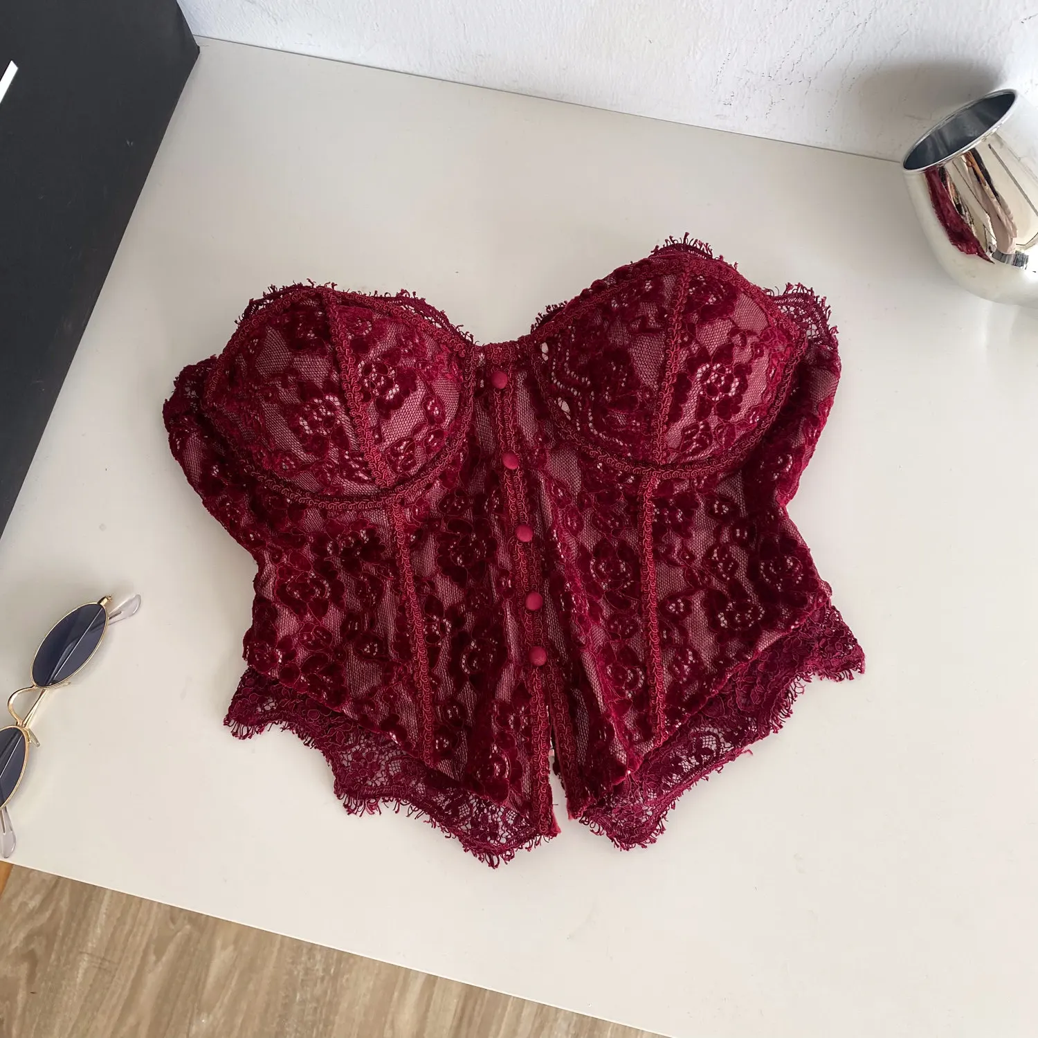 

Sexy Vintage Lace Chic Crop Top Korean Tanks Top Women Corset Bustier Slim Camis Women Clothing