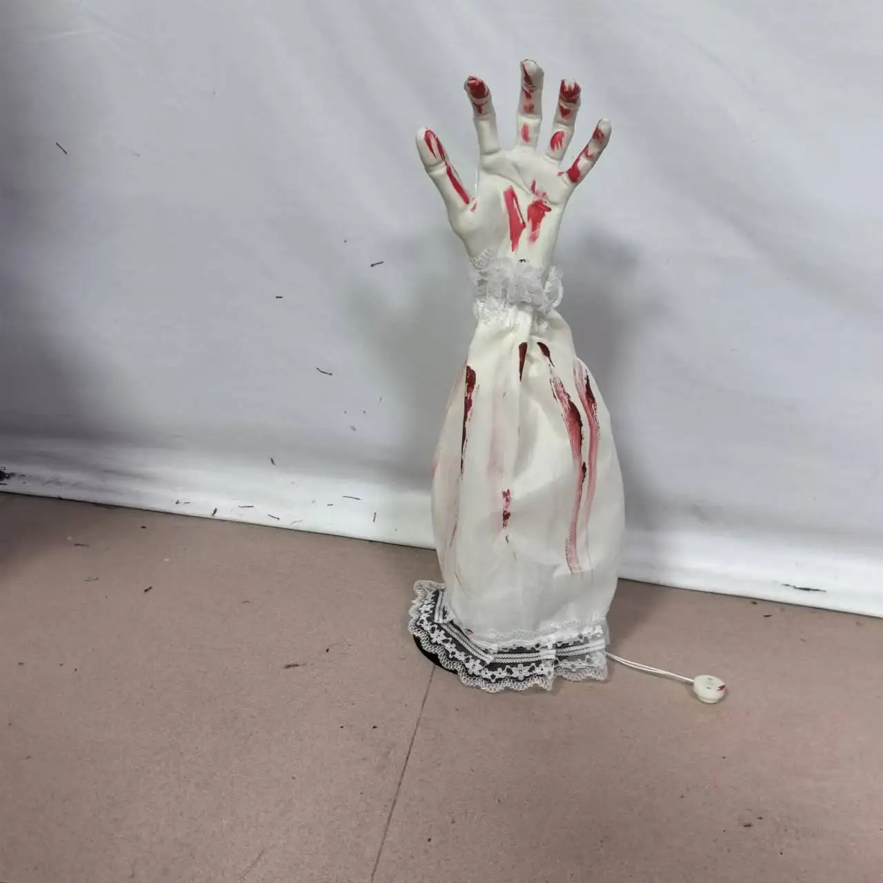 

Halloween horror props bloody severed hand haunted house bar secret room decoration spoof luminous simulated