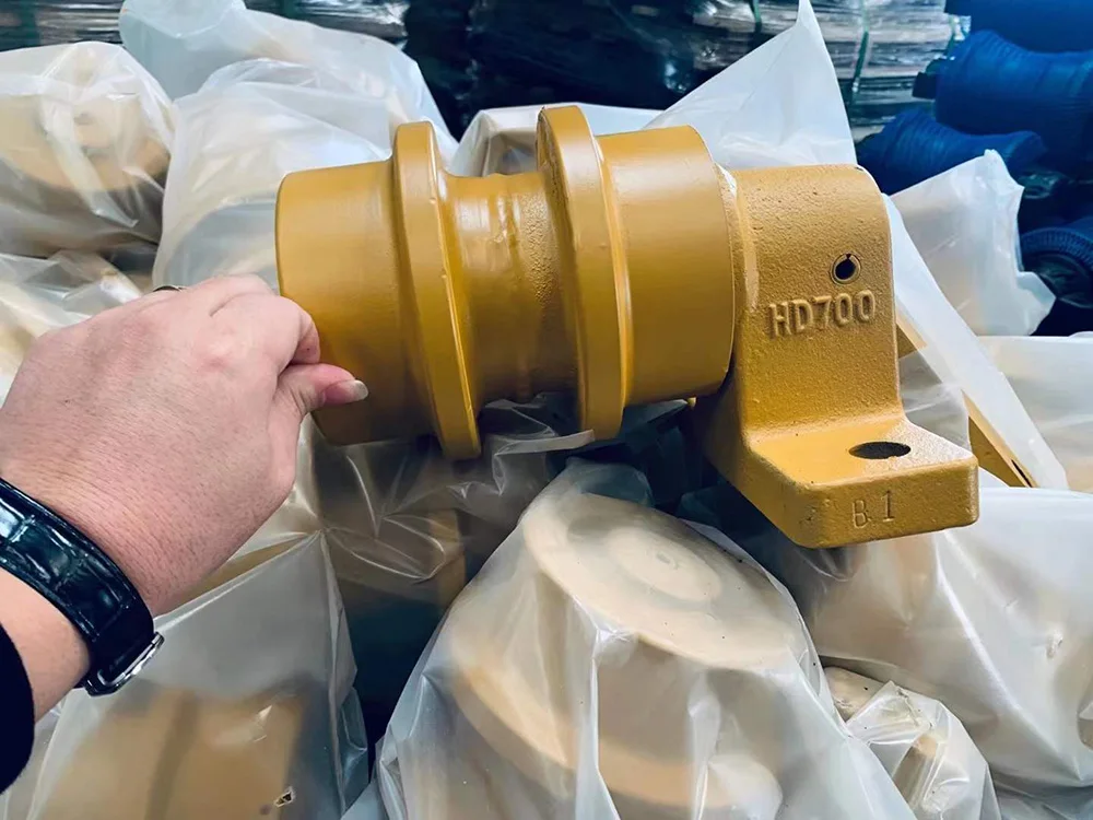 HD250 HD400 HD450 HD550 HD700 HD770 Excavator Undercarriage Rollers Excavator Parts Top Rollers Upper Rollers 187-50600100