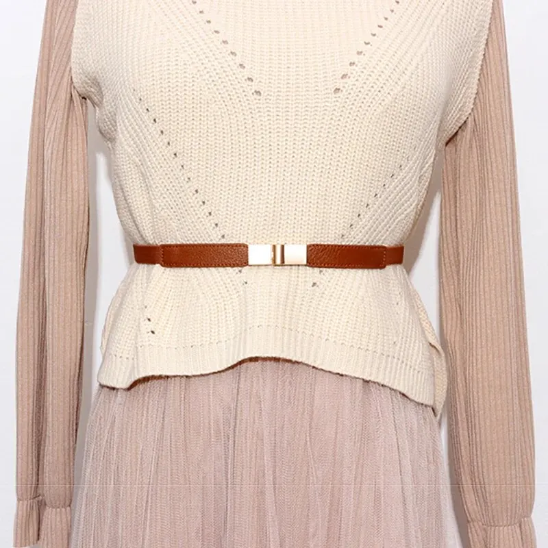 حزام نسائي من الجلد حزام نحيف لفستان حزام خصر رفيع قابل للتعديل مع إبزيم ذهبي عتيق حزام سيدة من جلد البولي يوريثان