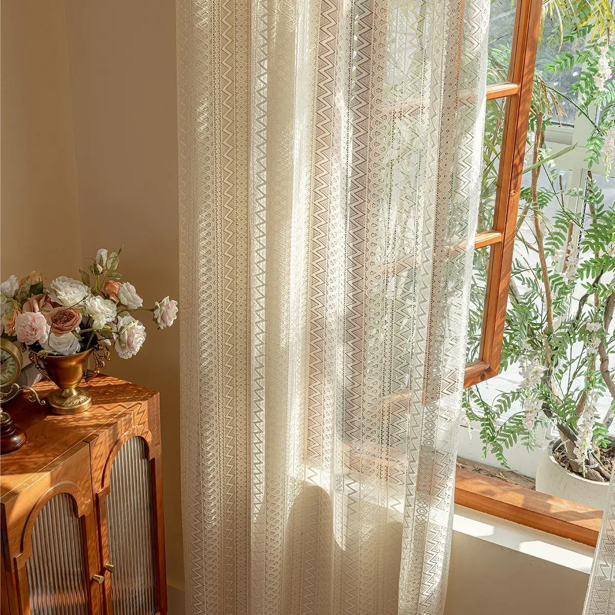 1pcs New Elegant Lace Hollow Perforated Curtain Gorgeous Home Decoration Window Screening Beautiful Half Blackout Curtains