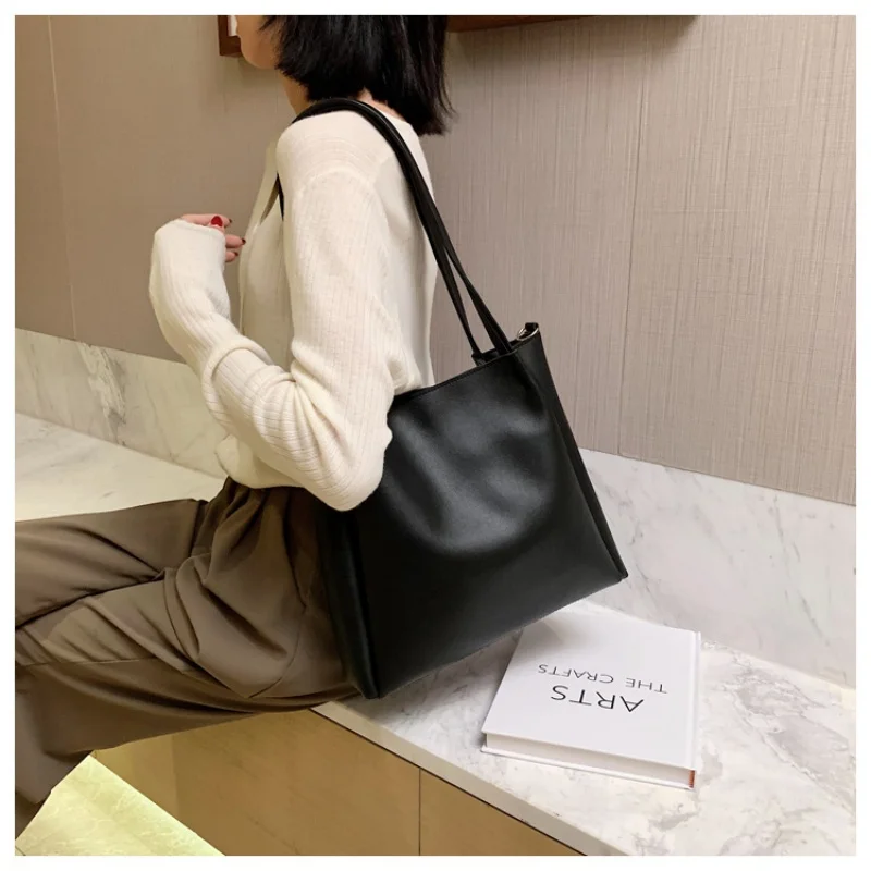 

Women's Large - Capacity Tote Bag 2025 New Korean - Style Minimalist PU Leather Shoulder & Crossbody Bag for Daily Commute