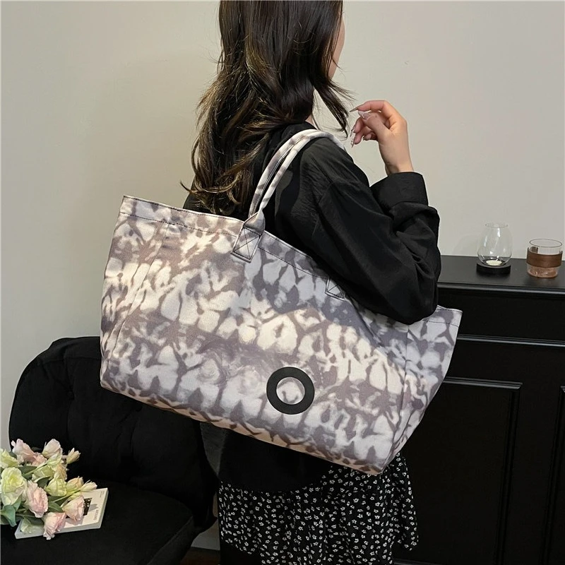 

Large Yoga Tote Bag with Fashion Print - Spacious Canvas Shoulder Bag for Women, Water-resistant Gym & Casual Purse