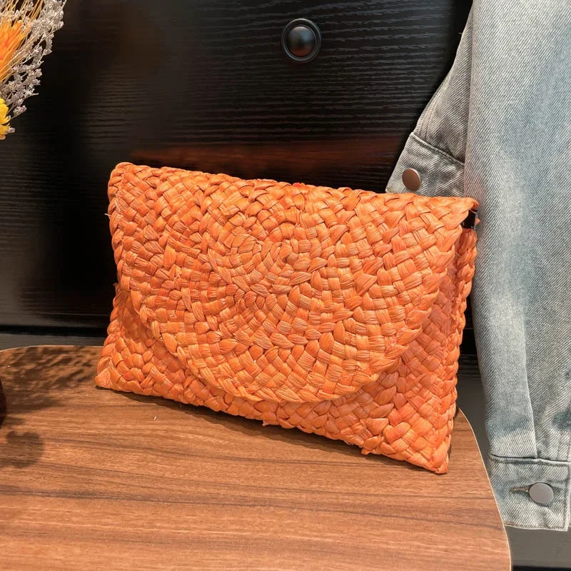 

2025 Casual Fashion New Straw Woven Envelope Handbags Solid Hasp Simple Versatile Popularity Handbags for Women Summer Essential