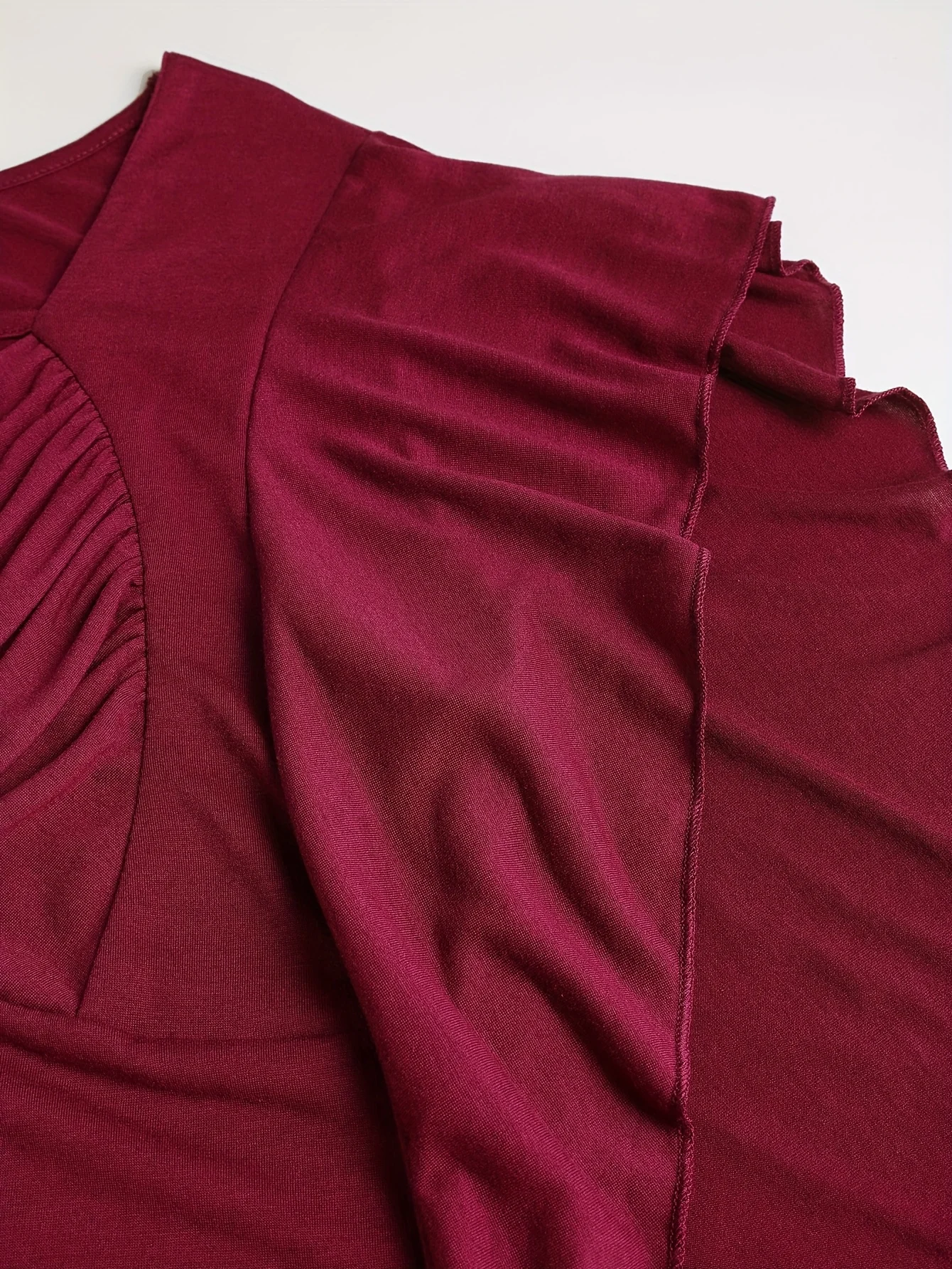 2025, beliebter Stil, großes Damen-T-Shirt mit Schmetterlingsärmeln, Rüschen und Falten, einfarbig, schräge Knopfleiste – Detail 17
