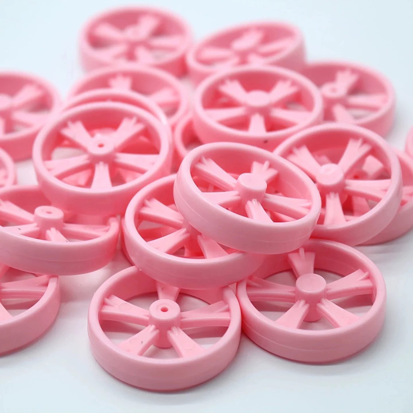 20pcs  2 * 38mm plastic wheels pink 2mm hole toy car wheels curved DIY handmade model car accessories