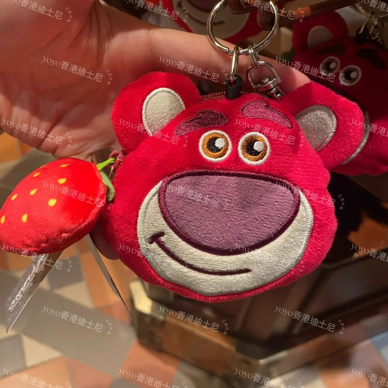 Original Disneyland 2023 Stitch Alien Strawberry Bear Plush Portable Loose Wallet Retractable Pendant Stitch Paws
