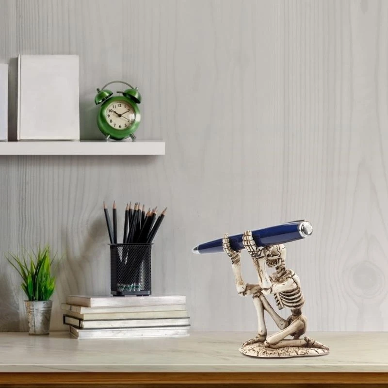 HX6A Creative Retro Skeleton Style Design Pen Holder Punk Gothic Style Pencil Holder Halloween Decorations for Home Offic