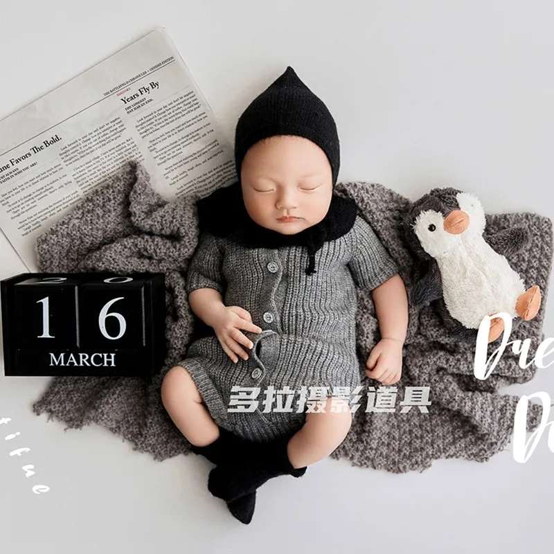 ❤️Newborn Photography Clothing Hat+Jumpsuit+Socks+Blanket+Newspapers+Penguin Doll 6Pcs/Set Studio Baby Photo Props Accessories