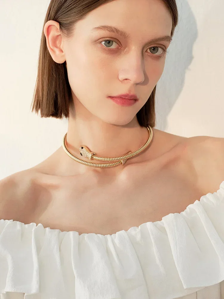 

2024 Fashion Street Party Snake Necklace for Women Diamond Inlay High quality Collarbone Chain Accessories Lady chokers