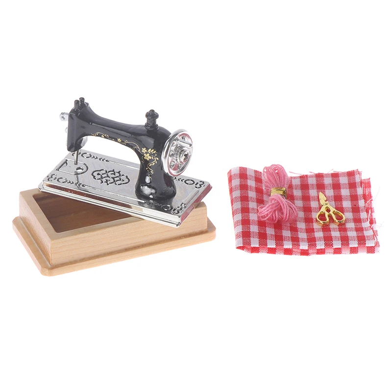 New Dollhouse Decor Miniature Furniture Wooden Sewing Machine with Thread Scissors Accessories for Dolls House Toys for Kids