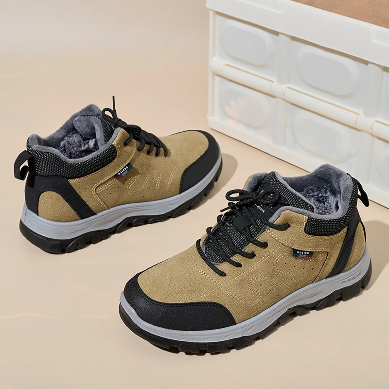 Winter cotton outdoor shoes men 2024 soft sole lightweight cotton shoes with cashmere warm  sneakers