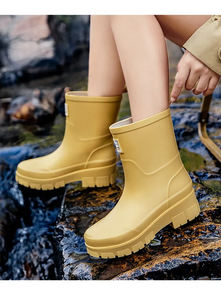 2026 Modische koreanische Damen-Regenstiefel (Wadenhöhe) mit dicker Sohle, verschleißfest, rutschfest, wasserdicht, für die Autowäsche geeignet – Detail 22