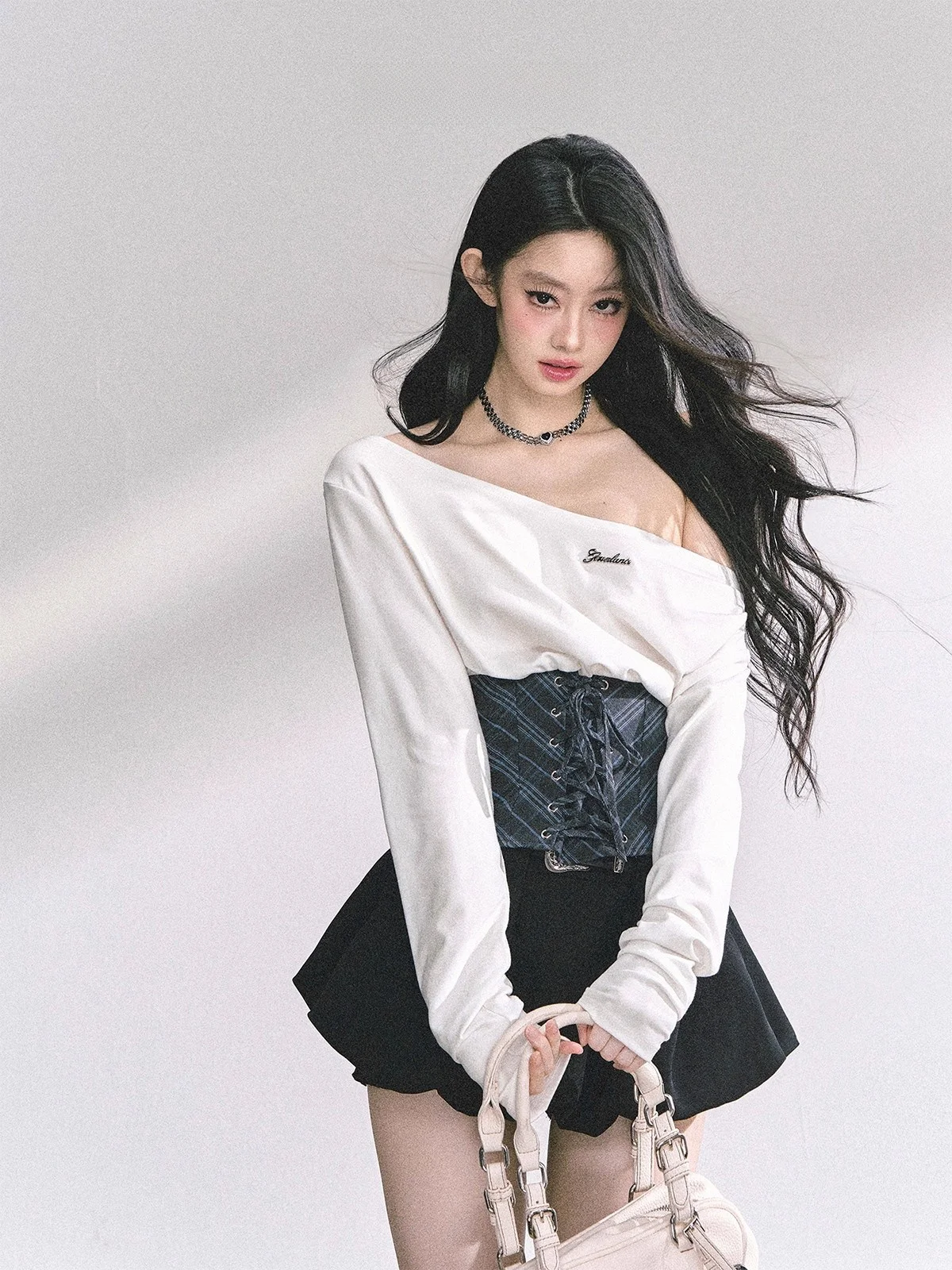 

AOMALM oulder Baring Long Sve American Sle College T-irt Women's Autumn Design Sensation Top Faion Polyester Blend