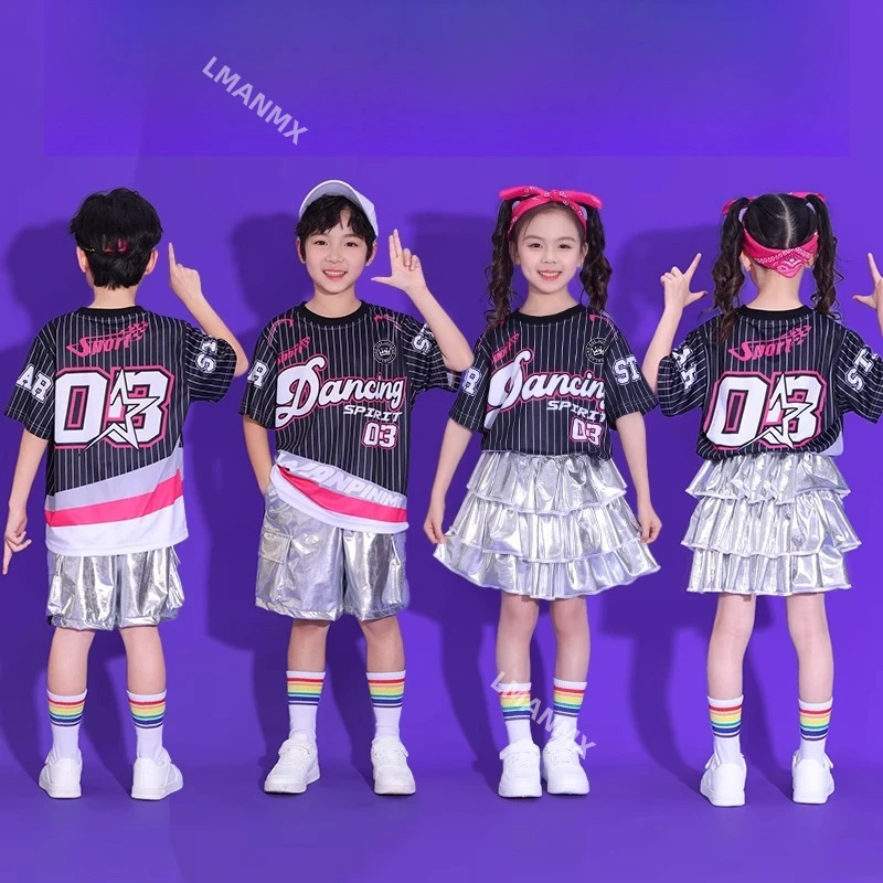 

Children's jazz dance performance costumes for the dance group on June 1st Street
