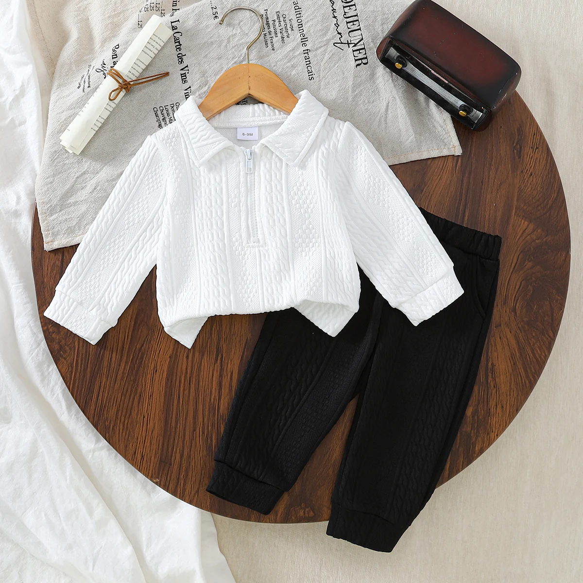 Kinder-Set für Frühling und Herbst, weißes Kragen-Reißverschluss-Top + schwarze Freizeithose, bequeme Sporthose für Jungen und Mädchen aus reiner Baumwolle