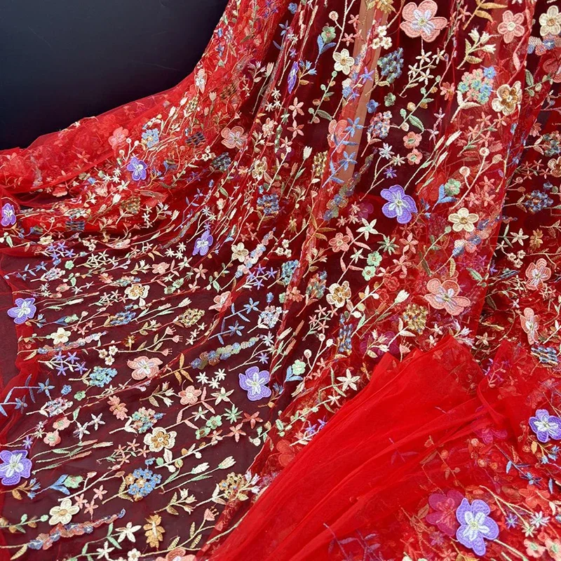 花の刺繍が施されたチュールの生地,テキスタイルメッシュの素材,レースの花,ブライダルガウン,結婚式のドレス,手作りの縫製アクセサリー