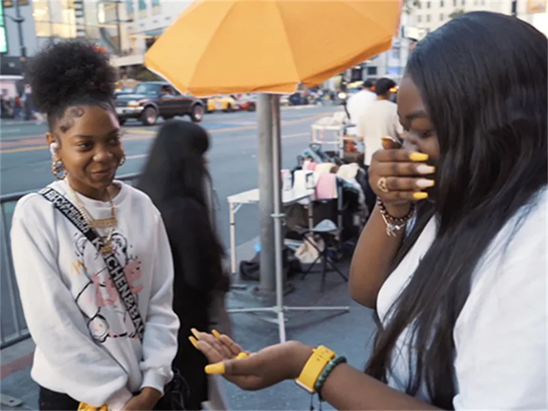 Candyman by Tobias Dostal Magic Tricks Vanished Candy Appearing in People\'s Hand Funny Close-up Street Illusions Gimmicks Mental