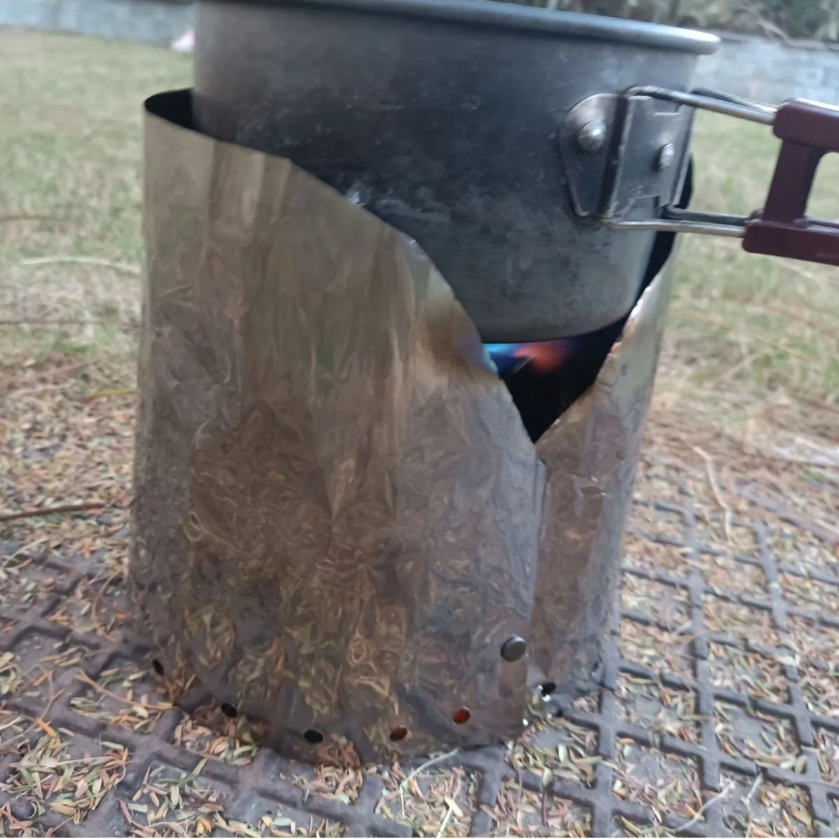 Outdoor Camping Stove Titanium Windshield Screen Windproof Wind Shield