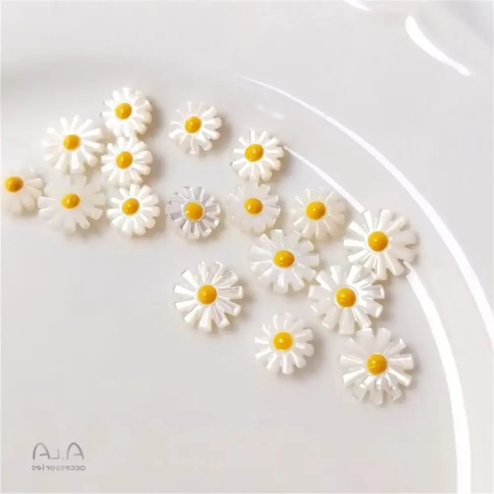 

Natural pearl shell Daisy straight hole flower diy Japanese handmade necklace, bracelet, earpiece material accessories