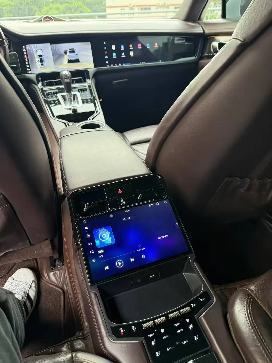 نظام أندرويد الذكي المدمج في جهاز إرسال GPS FM CarPlay لوحة القيادة المثبتة على تكييف الهواء الخلفي وشاشة مقسمة للتحكم في تكييف الهواء