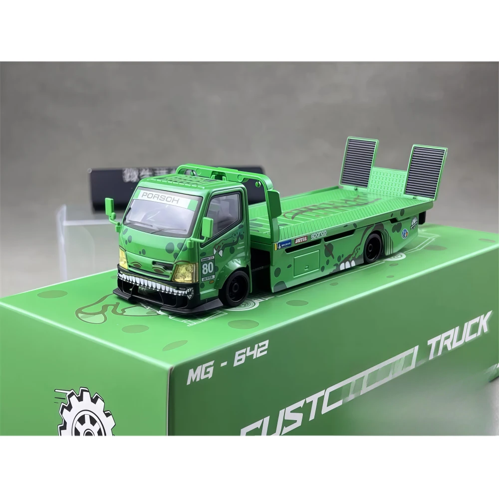 Mega Gear 1:64 Custom Tow Truck Diecast Model Car