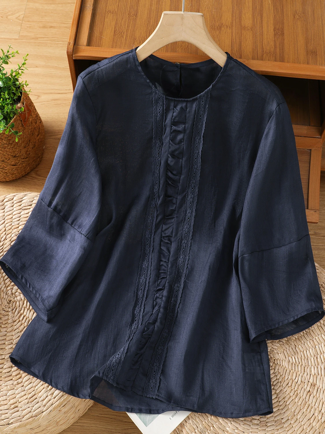 

Свободная повседневная хлопково-льняная рубашка-свитер с рукавом до локтя для женщин больших размеров, с элементами стеганого плетения, для повседневной носки, для фигуры типа «груша»...