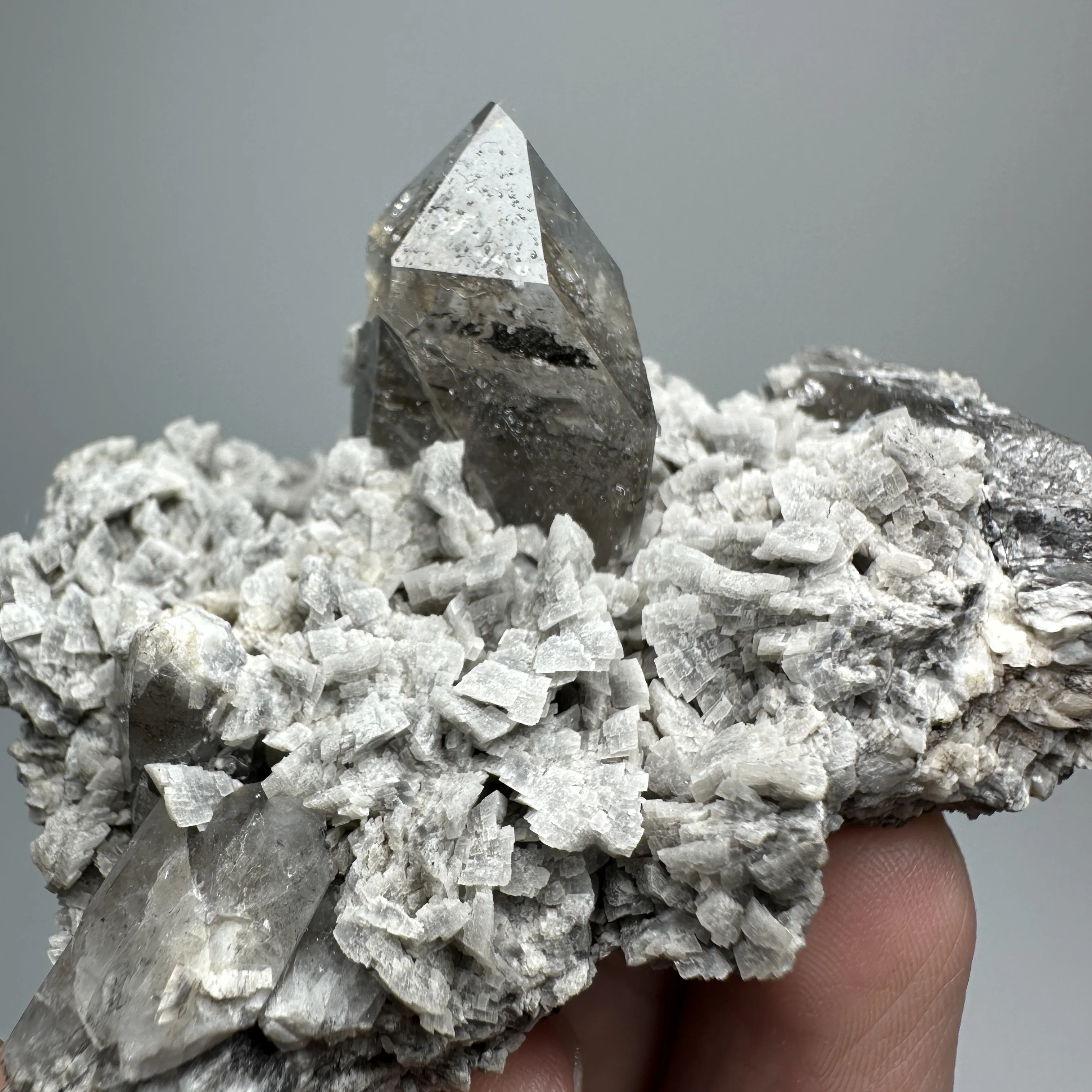 

Natural crystal Guizhou Shiling crystal and calcite co-occurring mineral specimen healed quartz crystal and stone rock gemstone