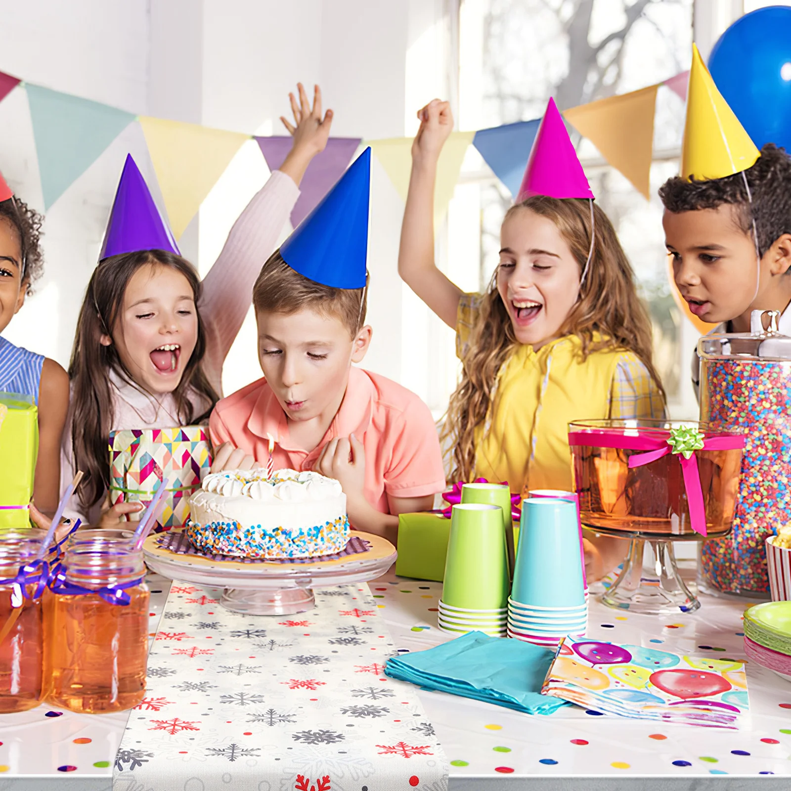 

Christmas Table Runner Linen Fabric Snowflakes Print Single Sided Elegant Table Decoration for Parties Winter Holiday Events