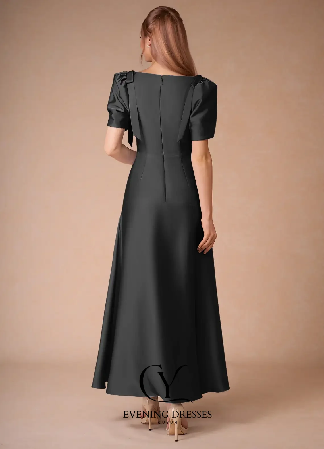 CUYUN فساتين ماكسي من الساتان الأسود للنساء على شكل حرف v وأكمام قصيرة بطول الكاحل فستان حفلات أنيق على شكل حرف A مخصص ثوب مسائي