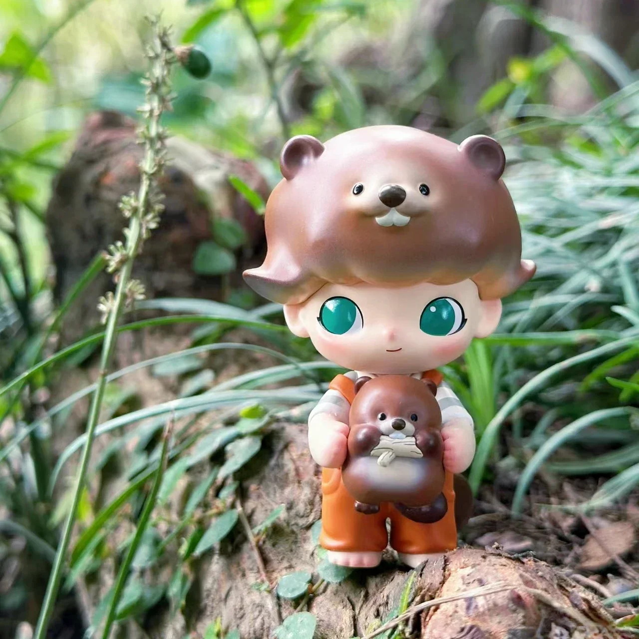 

Original Dimoo Beaver Figure Hug Cutie Brown Head Rompers Doll Protect Animal Designer Toys Collection Art Decoration