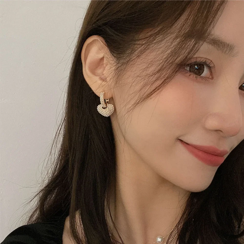 Pesona penuh mutiara hati anting menjuntai untuk Wanita Mode Korea warna emas baja nirkarat geometris lingkaran Hoop perhiasan hadiah