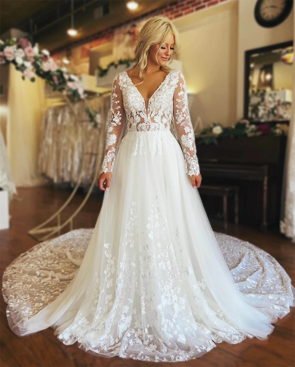 

Vintage A Line Lace Wedding Dress Charming Women Long Sleeves Floral Bride Dresses with Button Customized