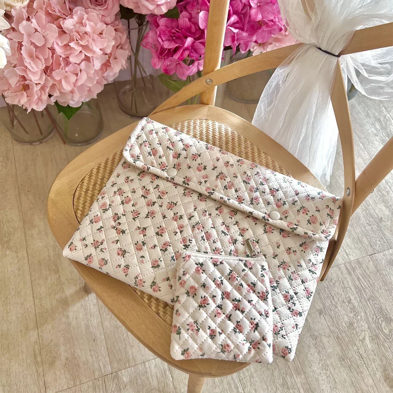 

Flower Pattern Cute Laptop Sleeve Case Bag 11 13 14 Inch for Macbook Ipad 12.9 ASUS Samsung Tab S8 HP Laptop and Tablet Pouch