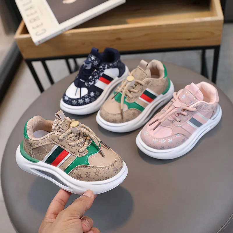 Nuove scarpe Casual per bambini scarpe da ginnastica di moda per ragazzi e ragazze scarpe sportive da corsa per bambini leggere e antiscivolo