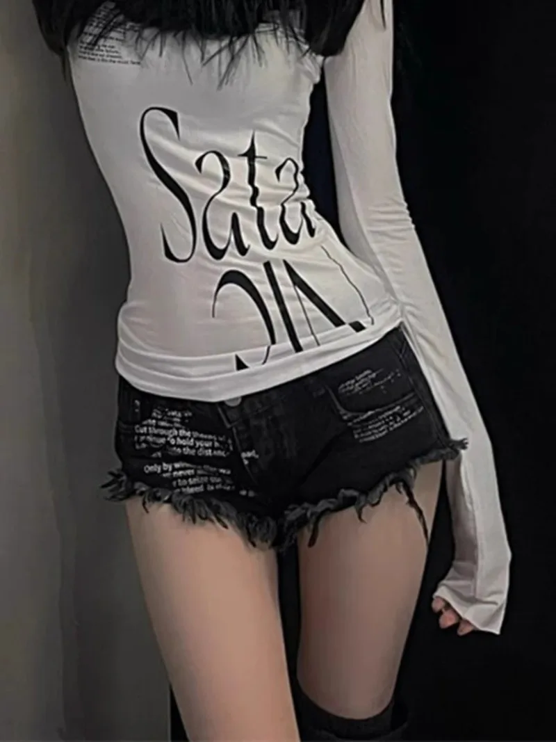 2025 American Hot Low Waist Y2k Millennial Wear with Rough Edge Black Hip-wrapped Denim Wide-leg Shorts for Women