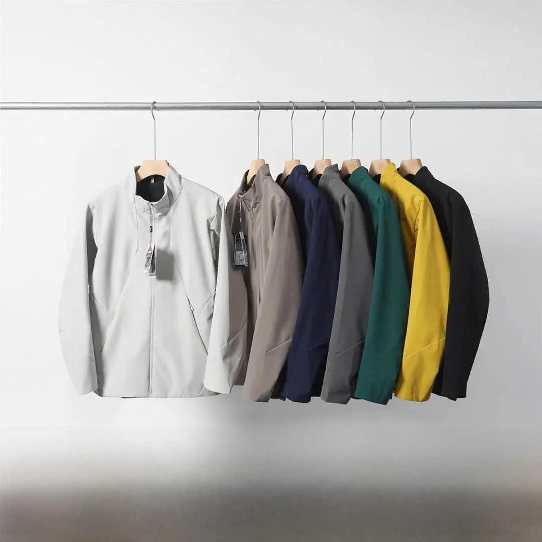 

Уличный софтшелл, джет с воротником-стойкой, ветрозащитный, водонепроницаемый, серии Busin, 3D-осенний джерт для мужчин и женщин, модный джерт из полиэстера...