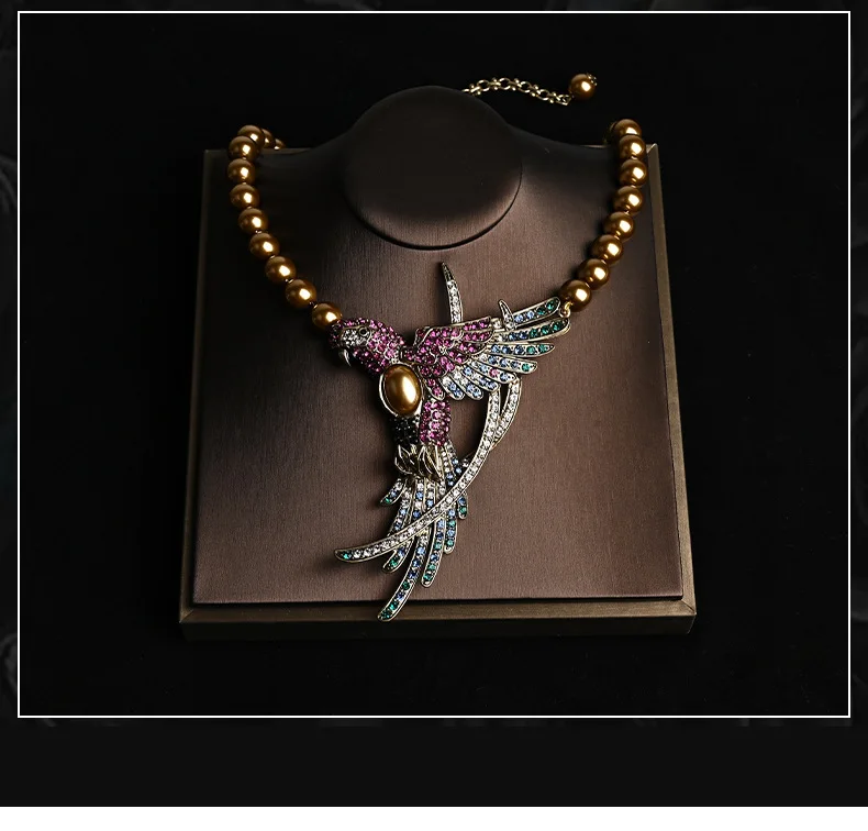 Middle Ages Parrot shaped Necklace Set