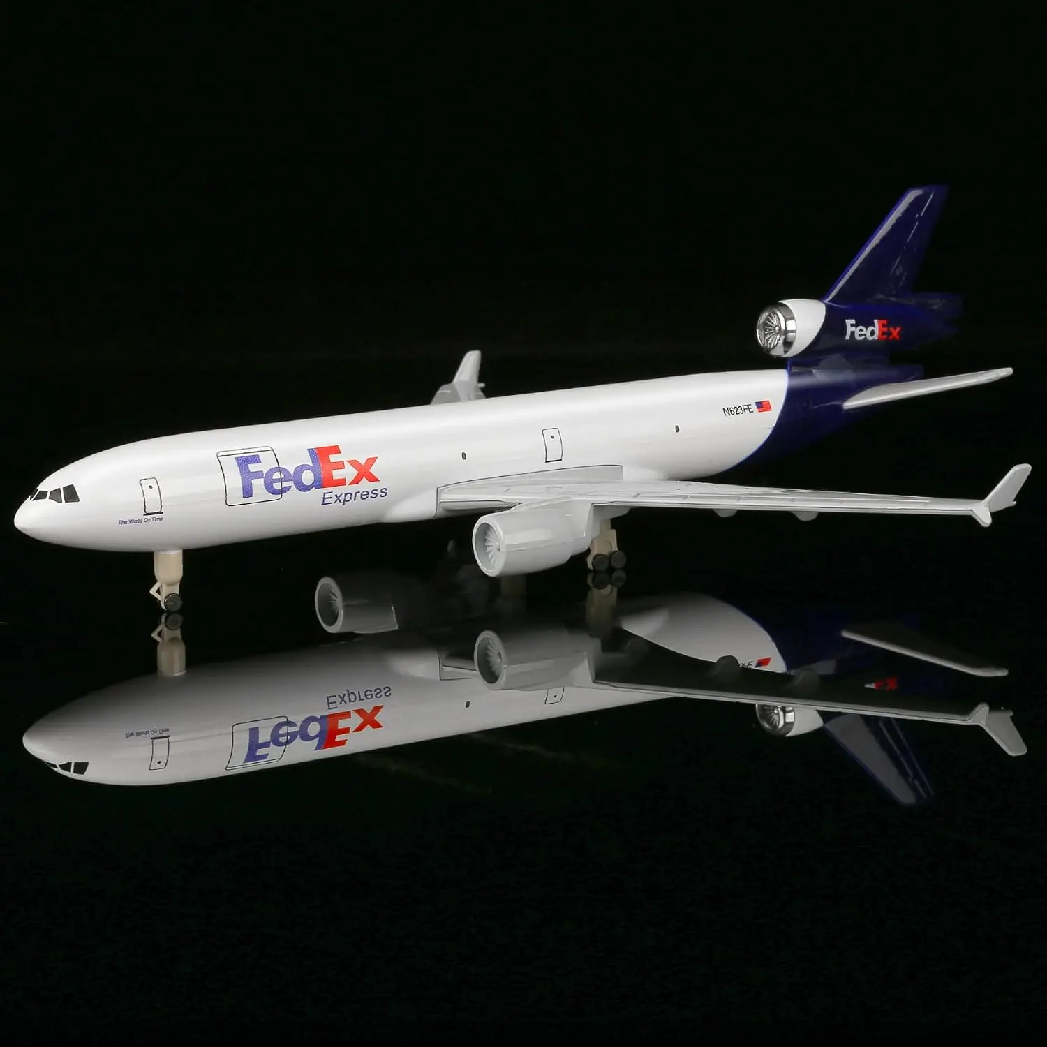 20cm Miniature Airplane Toy 1/300 Scale Fedex MD-11 Diecast Metal Airplane Model Kit with Stand for Collections Display or Gift