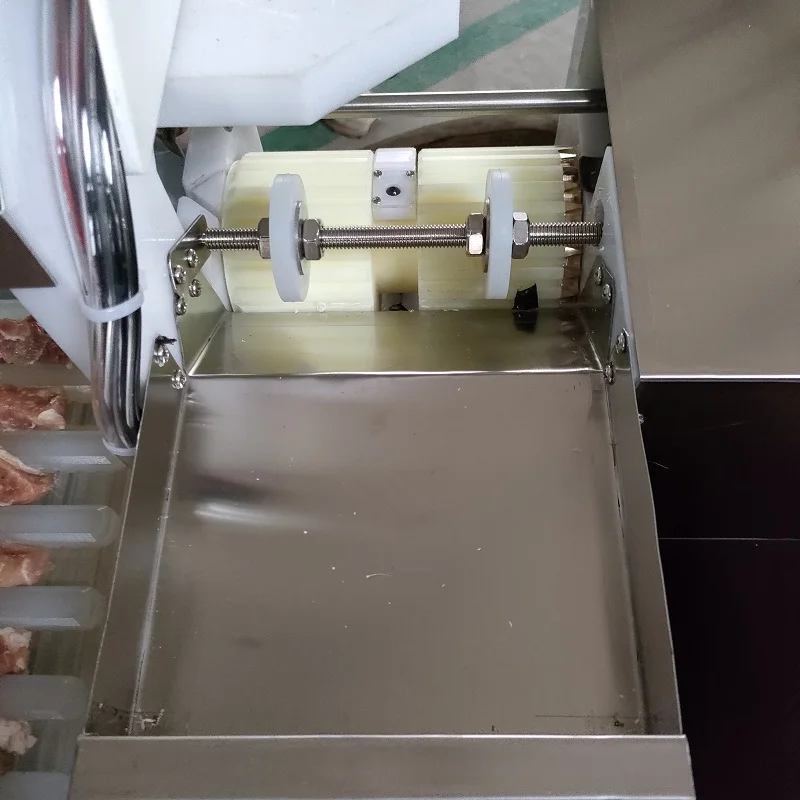 空気圧式ケバブ串刺し機 自動ラム肉串刺し機 串通し機 1