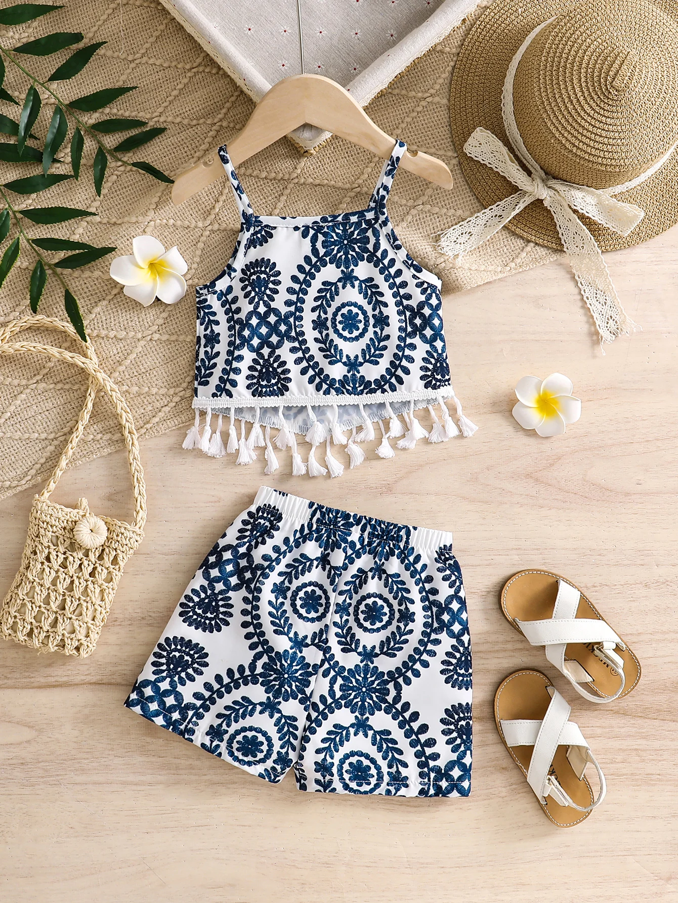 2-Piece Set for Baby Girls, Summer Thin Shorts Outfit, Bohemian Print Square-Neck Tassel Hem Sleeveless Top + Matching Elastic Waist Shorts, Cute and Fashionable Princess Style, Versatile, Newborn First Birthday Gift, Comfortable and Soft, Suitable for 0-1-2-3 Years Old, 6-9 Months, Suitable for Outdoor, Casual, Party, Festival Gift
