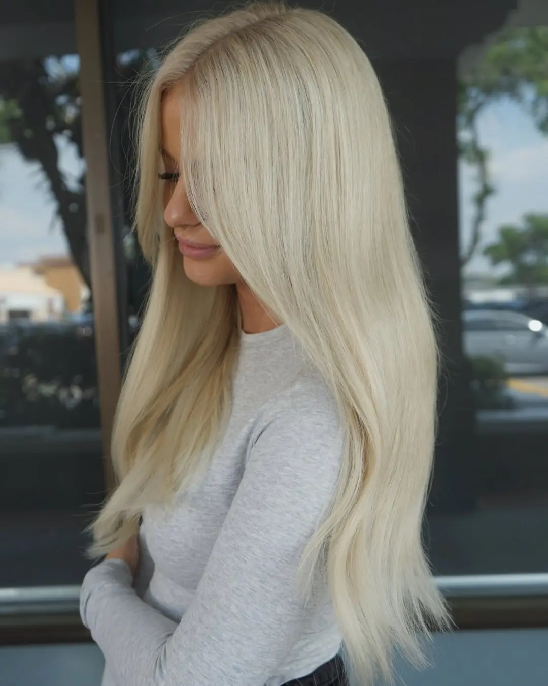 شعر مستعار طبيعي متموج بدون صمغ للنساء للاستخدام اليومي 13x4 باروكات أمامية من الدانتيل البلاتين شقراء شعر مستعار عالي الجودة بيروكات صناعية