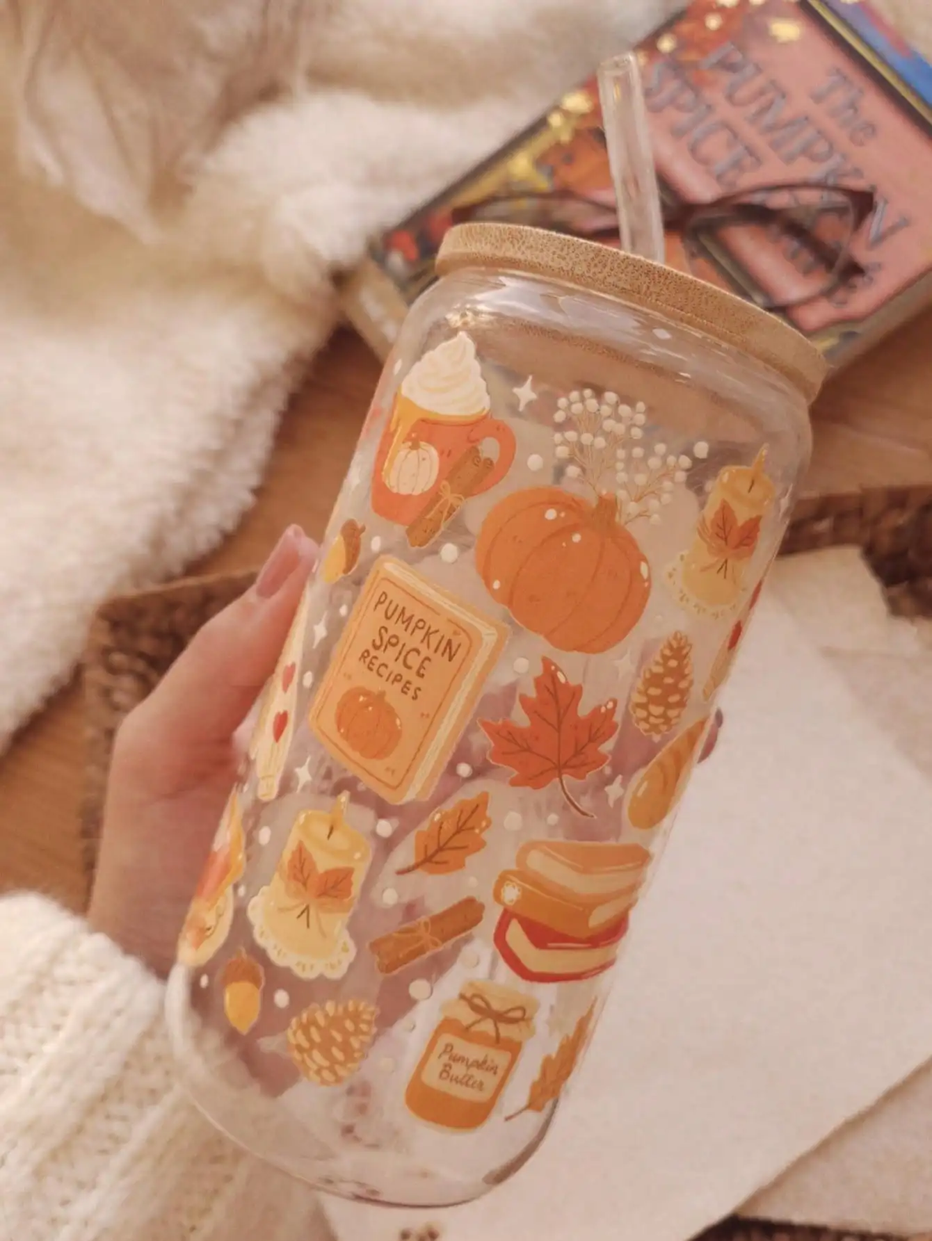 Autumn Pumpkin Spice Maple Leaf Cartoon Print Bamboo Lid Glass Cup With Transparent Glass Straw, Vintage Sweater Cake Pinecone Pattern, Large Capacity Cola-Shaped Water Cup,  sh260702171632849084279