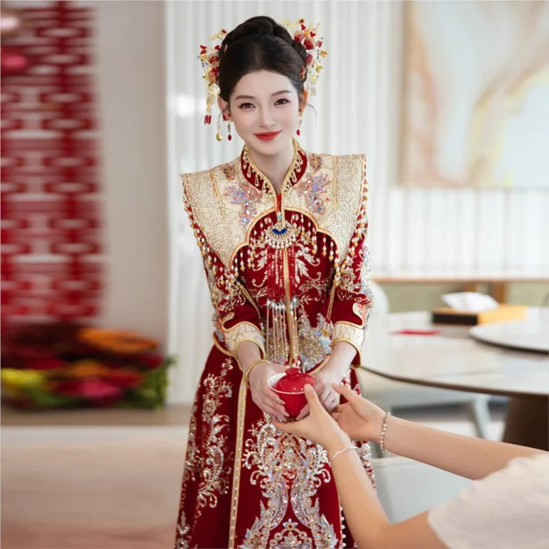 

New velvet heavy industry light luxury phoenix crown and red wedding dress Chinese-style