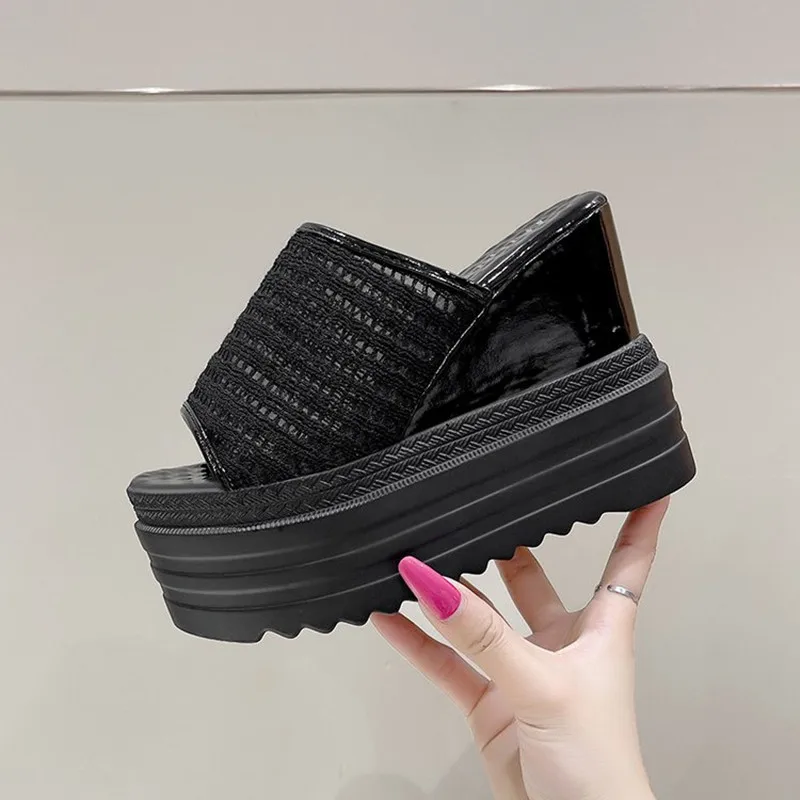 

Женские летние дизайнерские сандалии-шлепанцы на танкетке 12 см, увеличивающие рост, с дышащей сеткой, на платформе