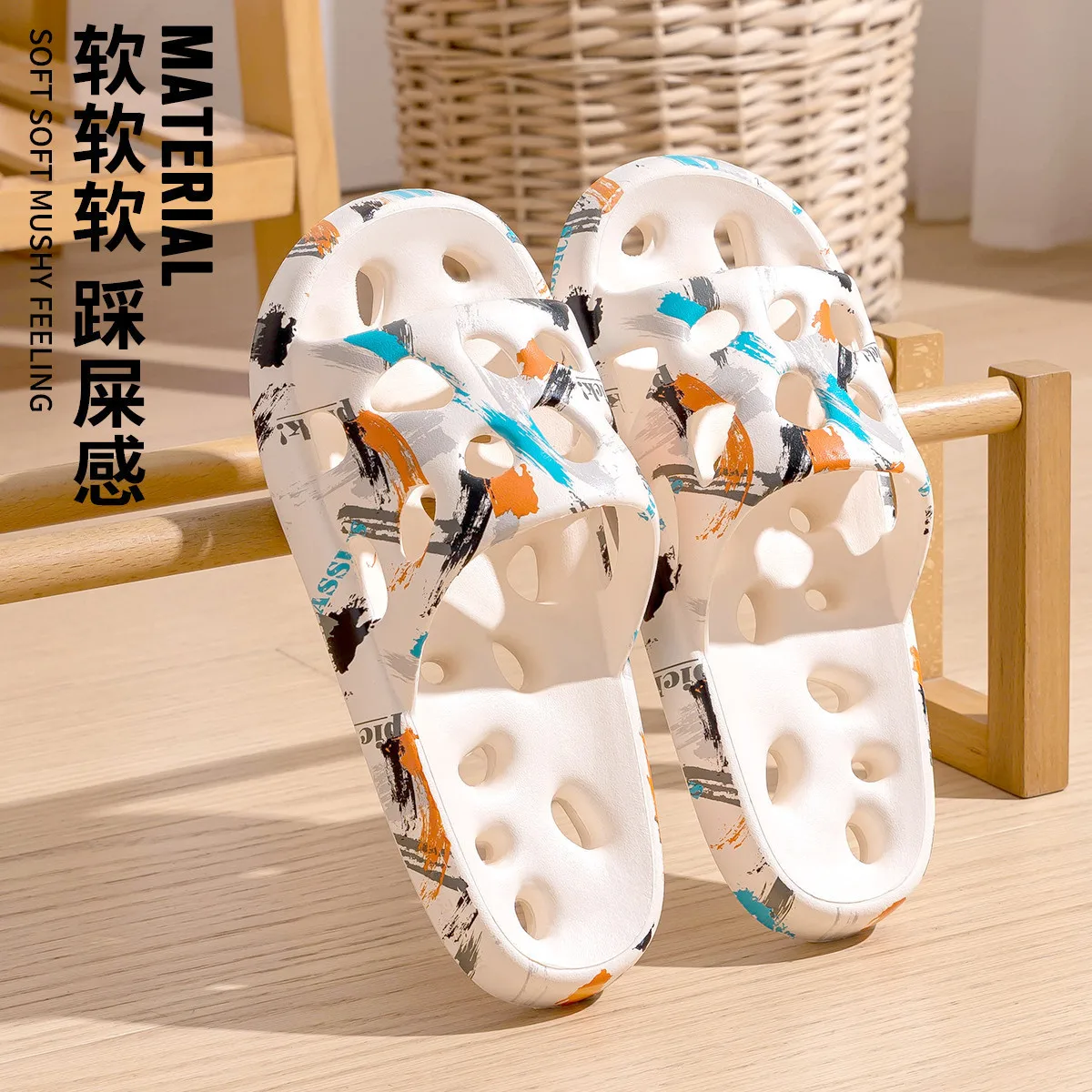 Slippers Men Shoes Bathing Hollow Non-slip Wear-resistant Lightweight Comfortable Home Slippers Women Bathroom Shoes